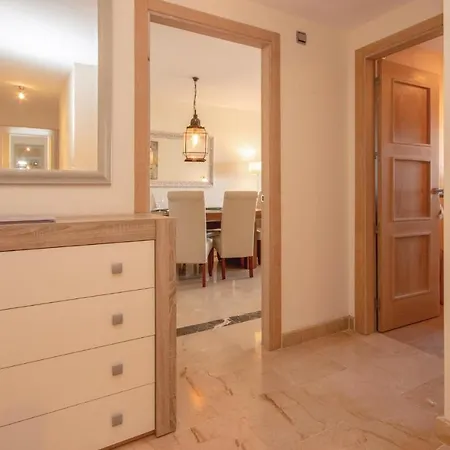 2 Bedroom Gorgeous In Apartment Manilva