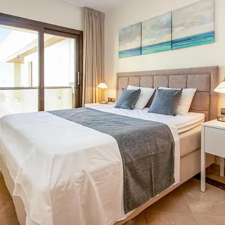 Apartment 2 Bedroom Gorgeous In