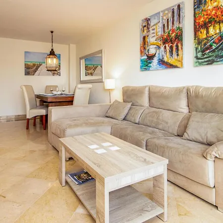 2 Bedroom Gorgeous In Apartment *